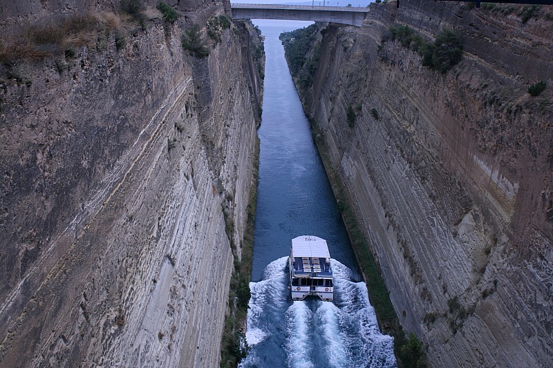  In compenso  molto usato dalla navigazione di diporto con un transito annuo stimato di 11.000 imbarcazioni.